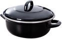 Zwarte emaille braadpan met deksel, zilverkleurige rand en handvatten.