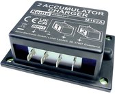 Zwarte Kemo 2 Accumulator Charger M102A met CE en UK/CA keurmerken. Met aansluitingen voor twee accu's.