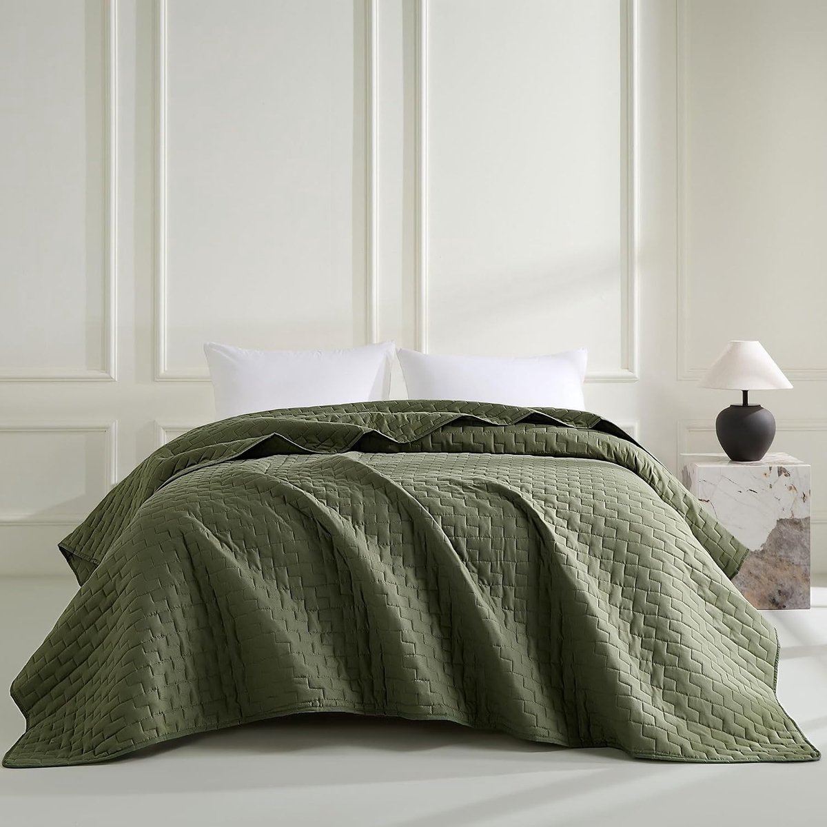 SnelShoppen - Olive Green Bedsprei 220 x 240 cm, Multifunctionele Deken als Bedsprei of Bankbedekking, Modern Stijl Bedsprei voor Bed en Sofa