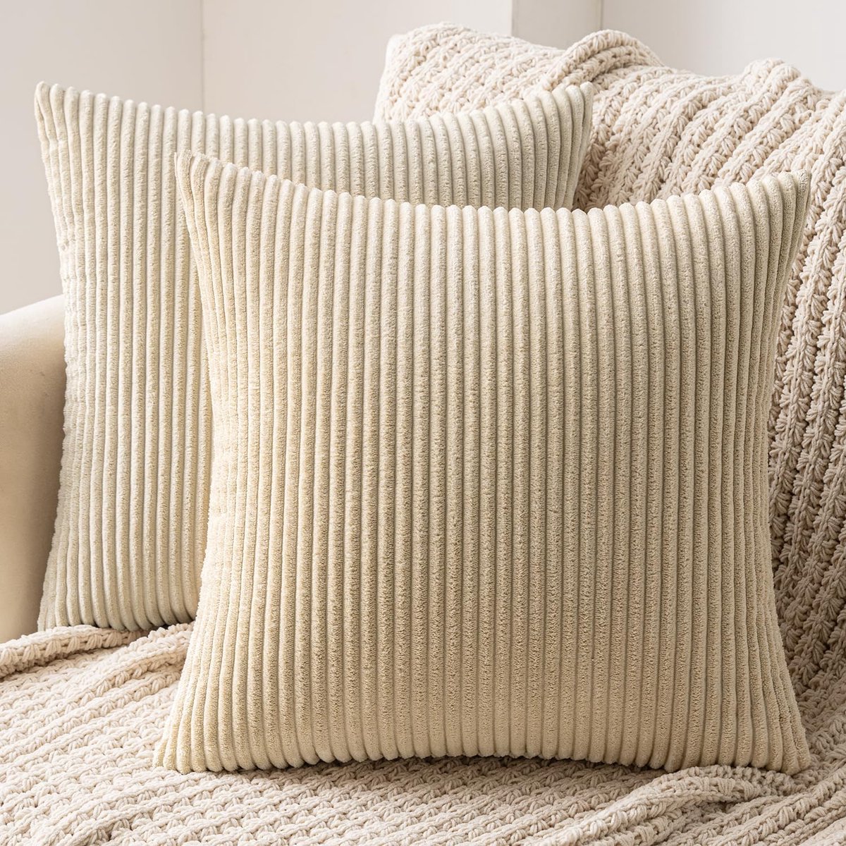 SnelShoppen - Decoratieve Kussenslopen Corduroy 45x45 cm in Crème Geel, Luxe Striped Design met Verborgen Rits voor Sofa, Tuin en Feestdecoratie