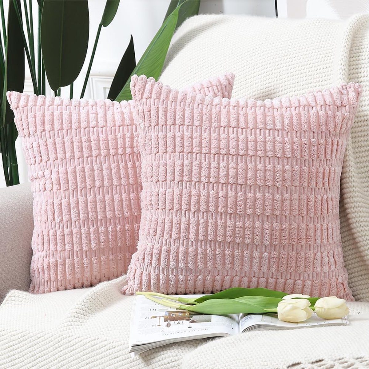 SnelShoppen - Set van 2 Boho Gestreepte Corduroy Kussenhoezen 60x60cm in Licht Roze - Zachte Decoratieve Kussen Covers voor Bank en Slaapkamer