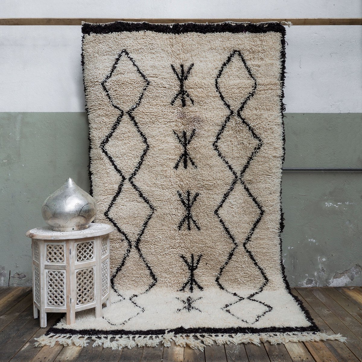 Marokkaans Beni Ouarain vloerkleed – Handgeweven tapijt van 100% wol – 150 × 265 cm – BN2180