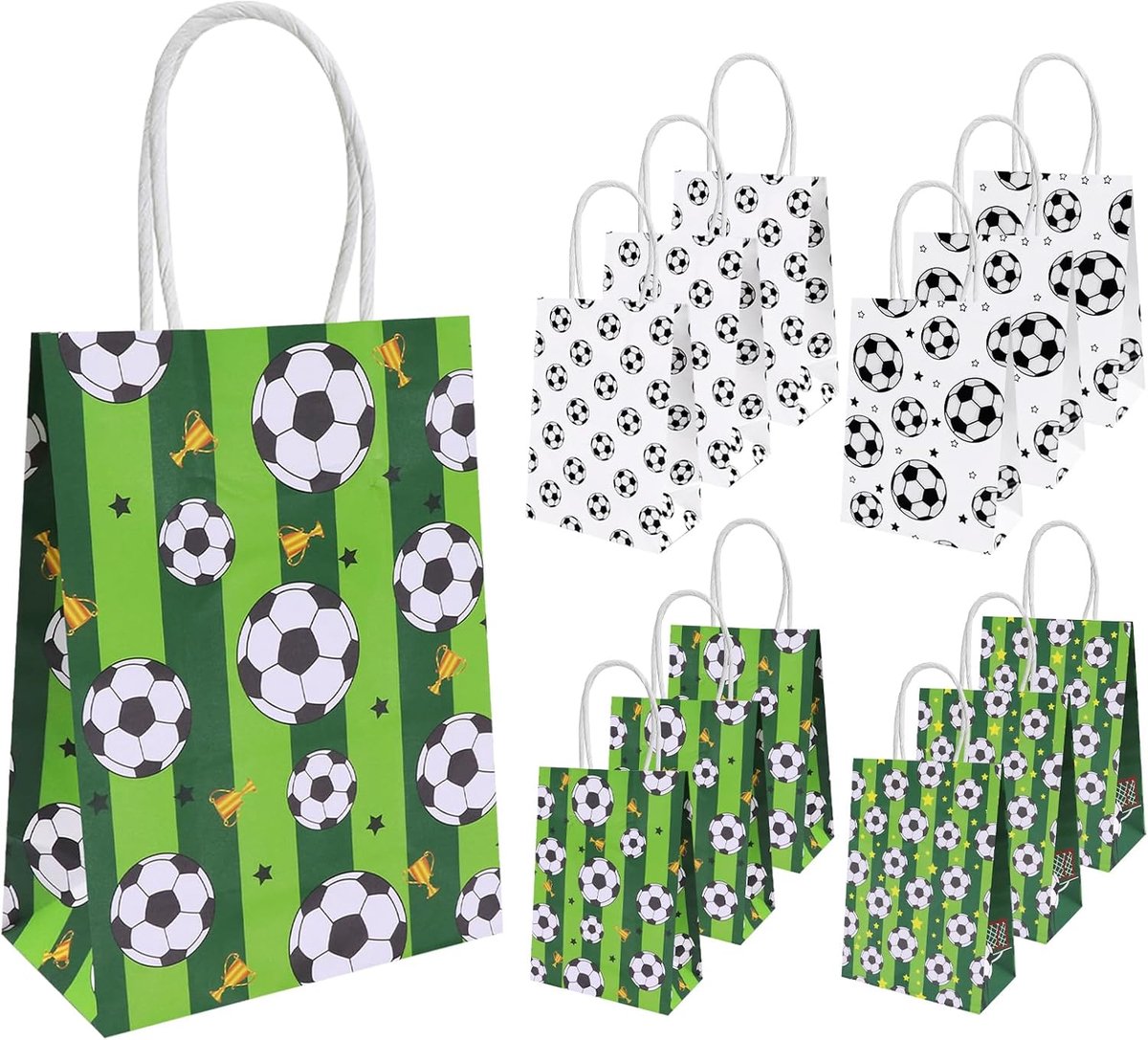 SnelShoppen - 12 Papieren Voetbal Cadeauzakjes met Handvat, Herbruikbare Snoepzakjes voor Kinderverjaardag, Voetbalfeestzakjes, 15x8x21 cm, Duurzaam v