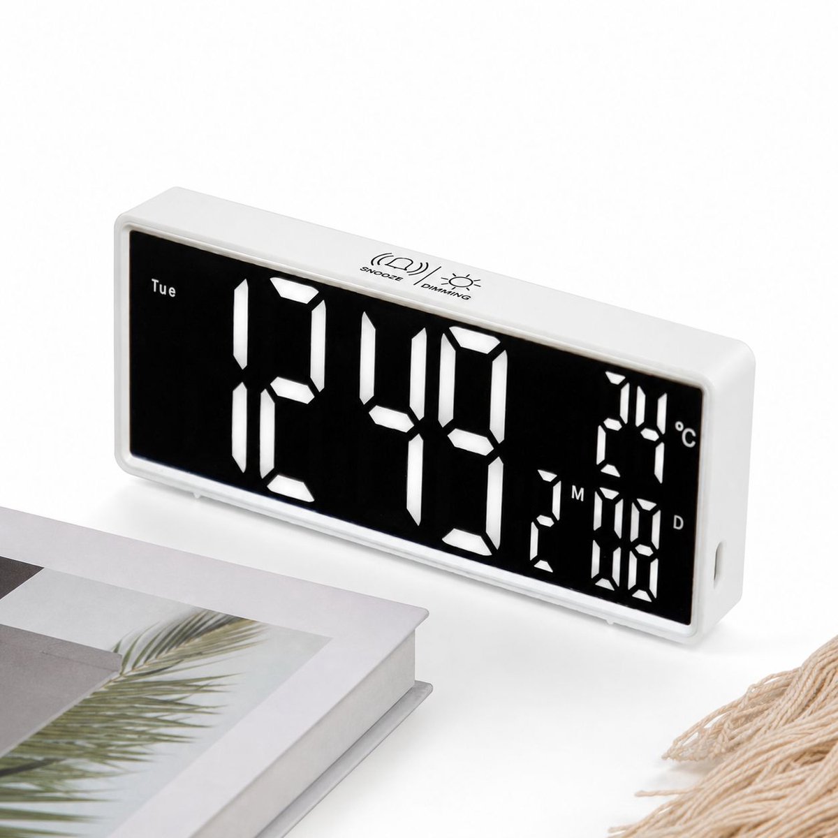 VHV-LED Wandklok Digitaal - Moderne Tafelklok met Witte Behuizing en Heldere Witte Verlichting - Stijlvolle Klok voor Slaapkamer en Kantoor