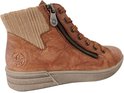 Cognac leren hoge veterschoen met ritssluiting en beige gebreide voering, achterkant zichtbaar.