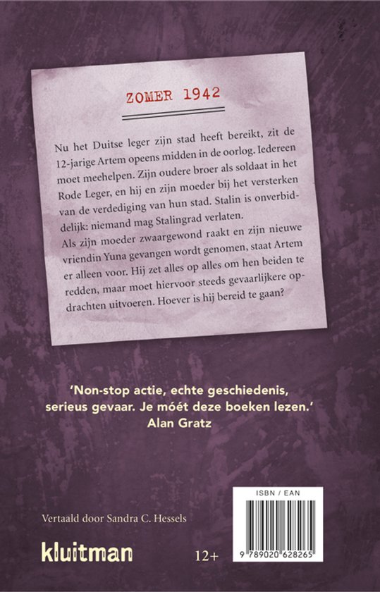 Boekomslag met tekst 'ZOMER 1942' en de achterflaptekst van 'De Slag om Stalingrad'.