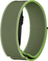 Groen Garmin Cirqa smartband met neon groene rand en zilveren stiksels.