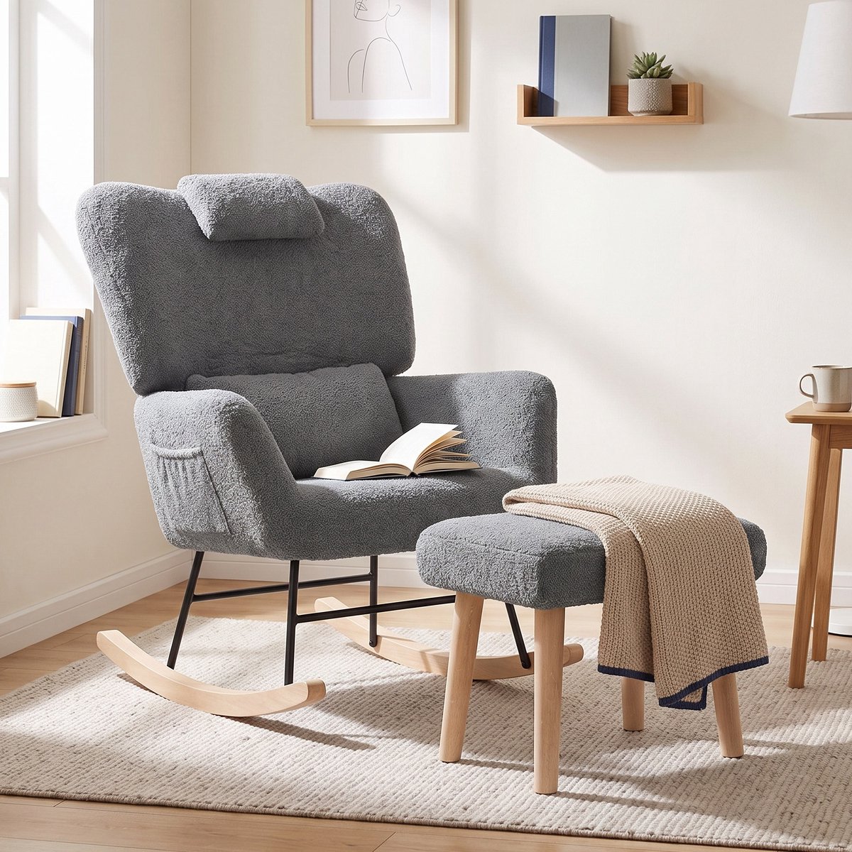 Schommelstoel met voetenbank - Relaxfauteuil met hoge rugleuning en zijvak - Teddy stof - Scandinavisch - Grijs