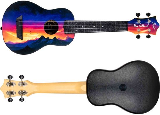 Ukelele met zonsondergangprint van voren en achteren. De voorkant heeft een zonsondergang met bergen. De achterkant is zwart met een lichthouten hals.