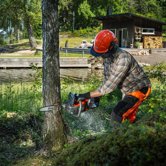 Husqvarna 242i accu-kettingzaag – hoge prestaties, robuuste heavy-duty constructie, emissievrij voor groot brandhout en velwerkzaamheden rondom het huis (zonder accu en oplader). — afbeelding 2
