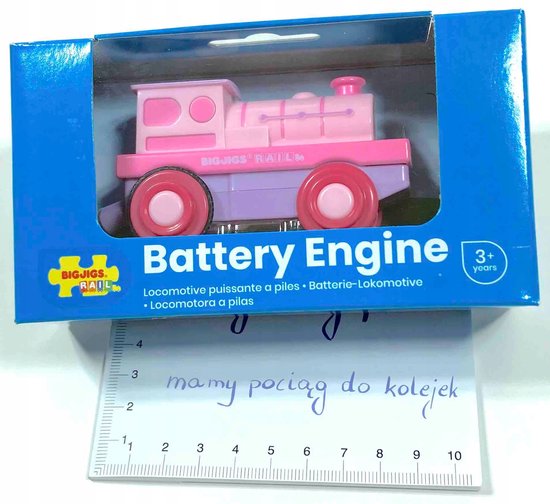 Roze en paarse batterij locomotief van Bigjigs Rail met rode wielen.