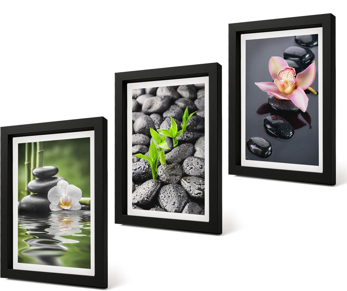 Coloray 4-Delige Schilderij Set - Een serene zen-compositie van stenen met bloemen op water. - 20 x 30 cm - Muurdecoratie - Wanddecoratie - Slaapkamer - Stijlvolle Muurdecoratie
