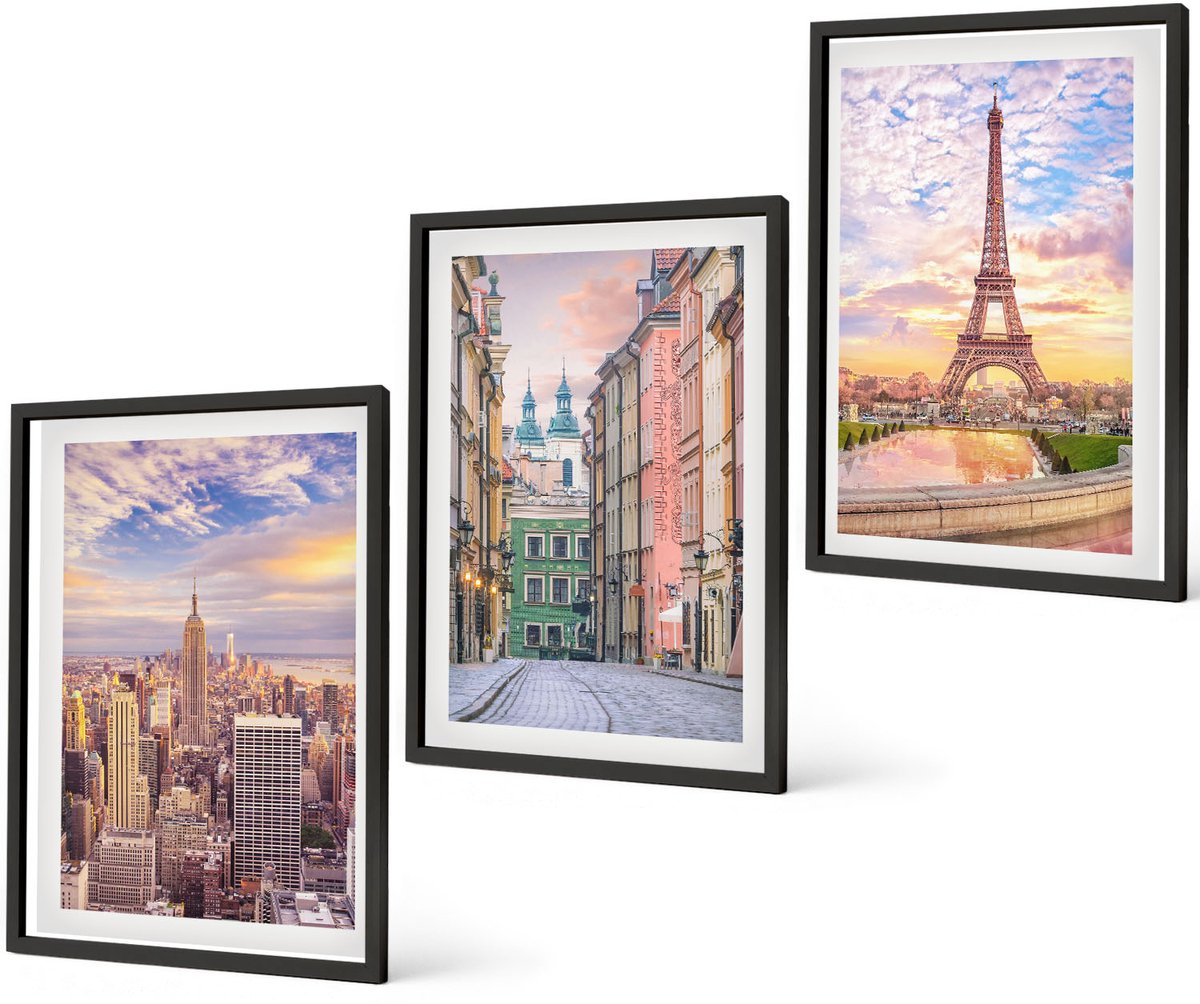 Coloray 3-Delige Schilderij Set - Uitzicht Op De Steden New York, Parijs En Warschau Bij Zonsondergang. - 40 x 60 cm - Muurdecoratie - Wanddecoratie - Hal - Decoratieve Schilderijen