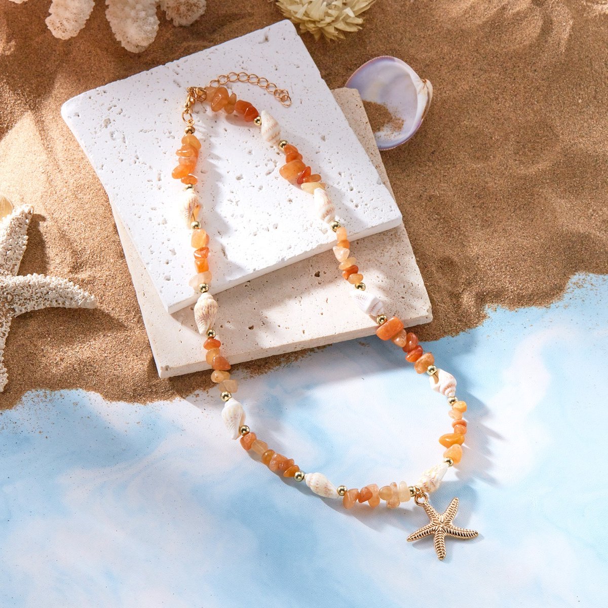 Ketting van 40+5cm – Ketting met zeester en schelp (imitatie) – Ketting van trommelsteentjes in strandstijl – Kralenketting met oceaanthema – Kralenketting voor dames – Feestelijke kralenketting in strandstijl – Geschikt voor dagelijks gebruik