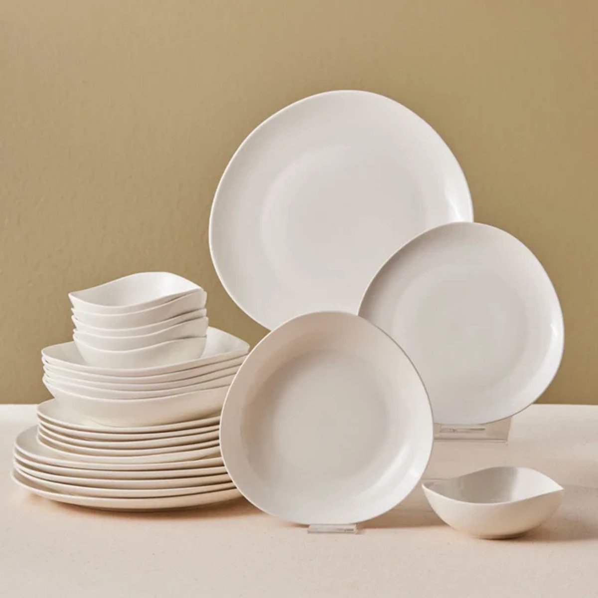 Karaca Stream Bone China Rubicon - 24-delige Serviesset – 6 Personen – Bone China Porselein – Wit – Luxe Servies