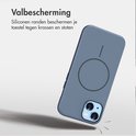Donkerblauwe telefoonhoes die een iPhone beschermt tegen vallen, met een siliconen rand.