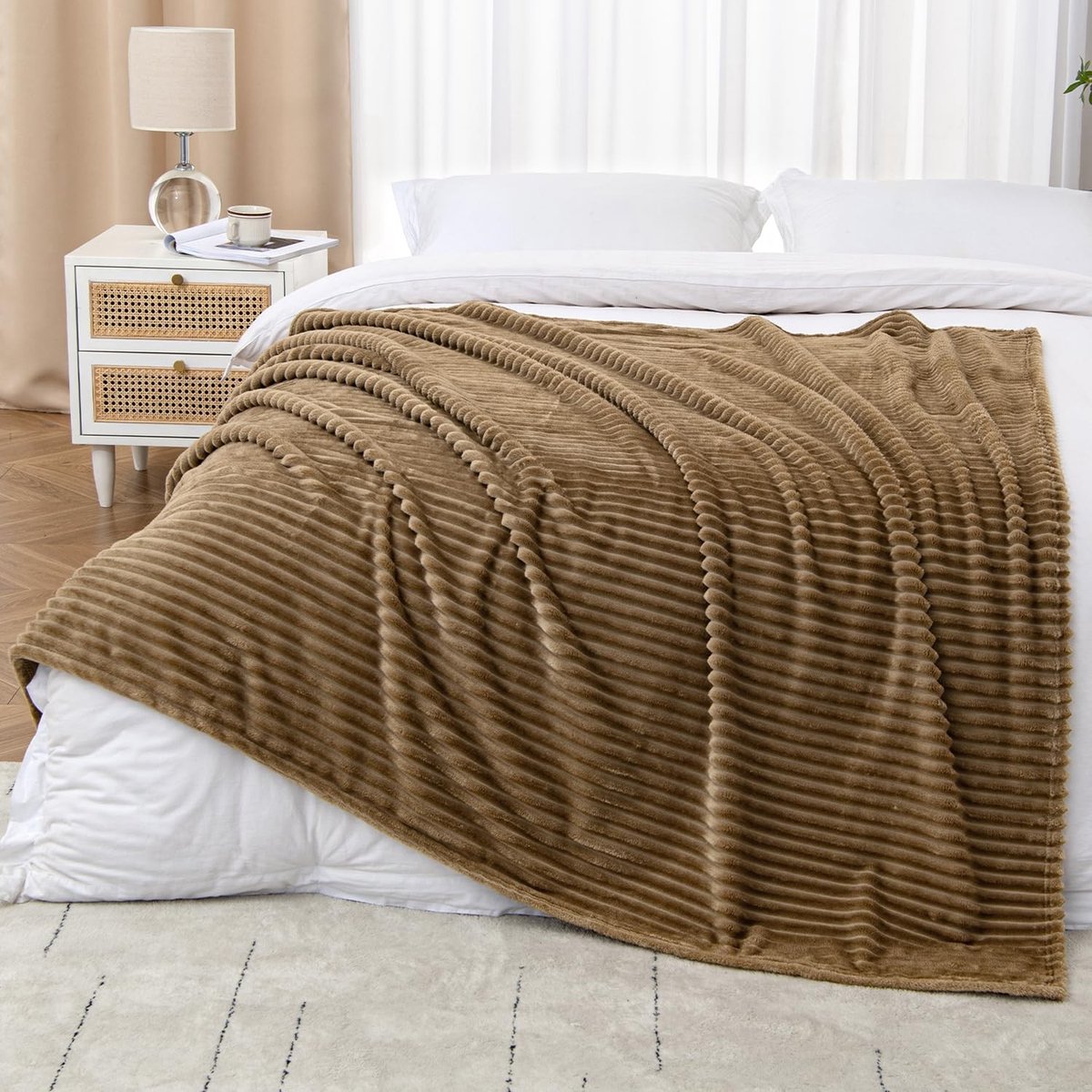 Omgoods - Flanellen Fleece Deken - Zacht en Warm - 50 x 60 Inch Camel
