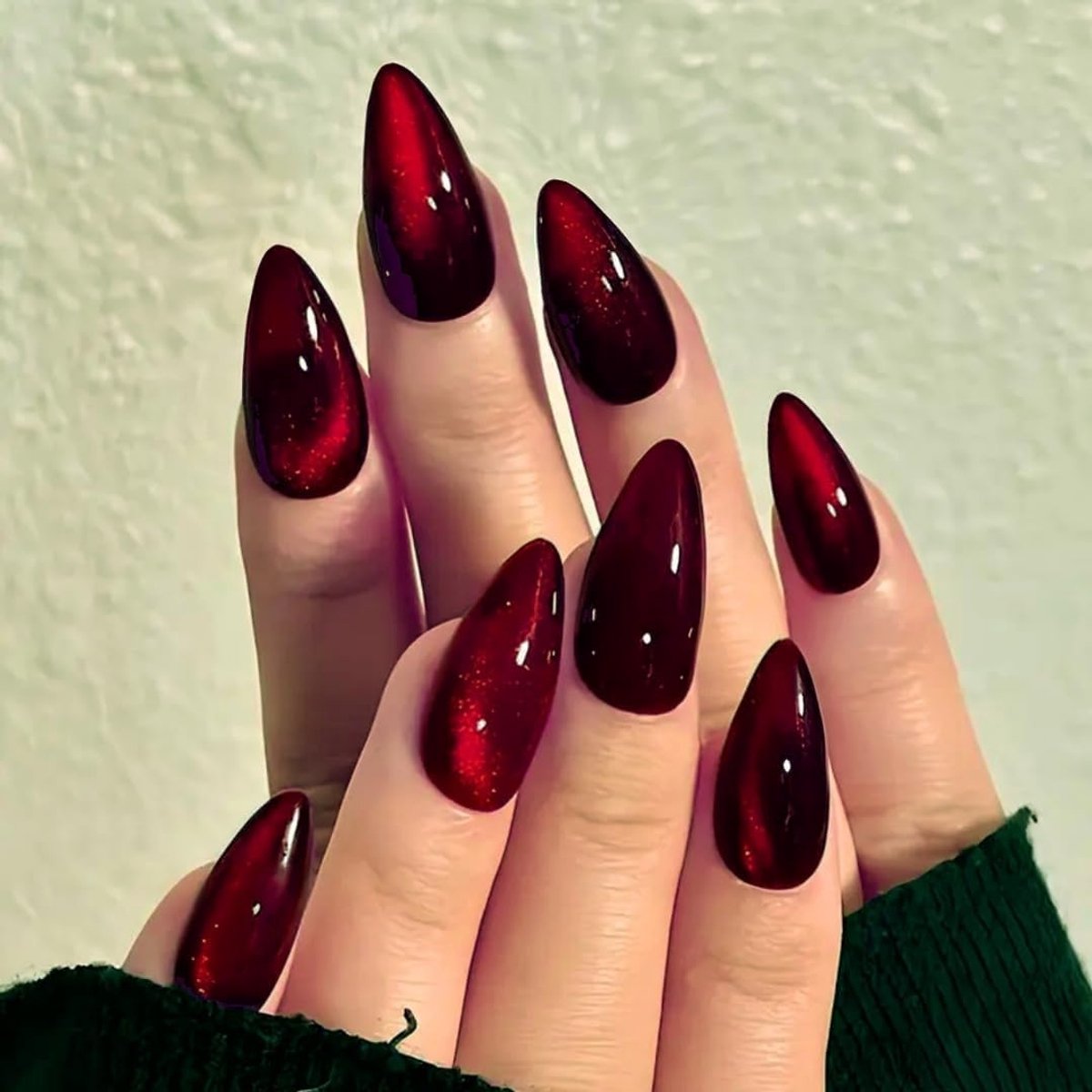 Nails, lang, amandelvorm, donkerrood, bordeaux, eenkleurig