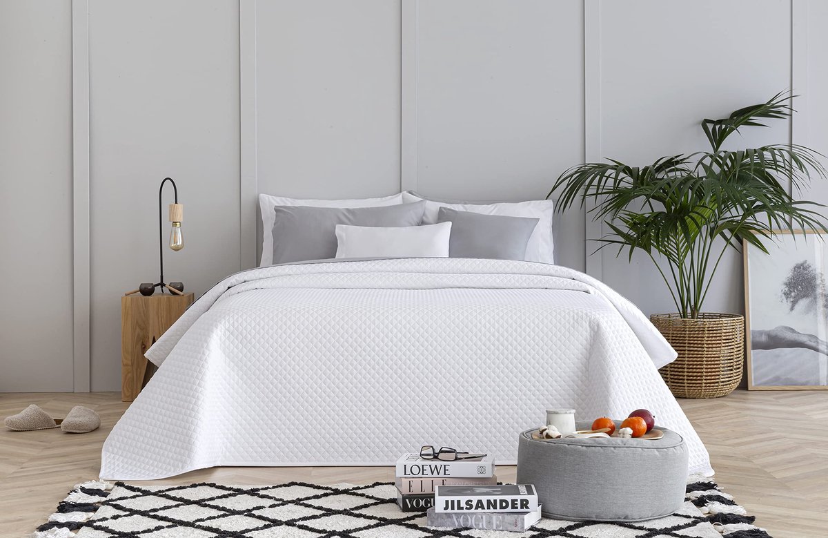 Fijne sprei met ruitpatroon, voor lente, zomer, herfst en winter, 100% microvezel, extra zacht, multifunctionele sprei, voor bedden van 120/135-230 x 260 cm, wit