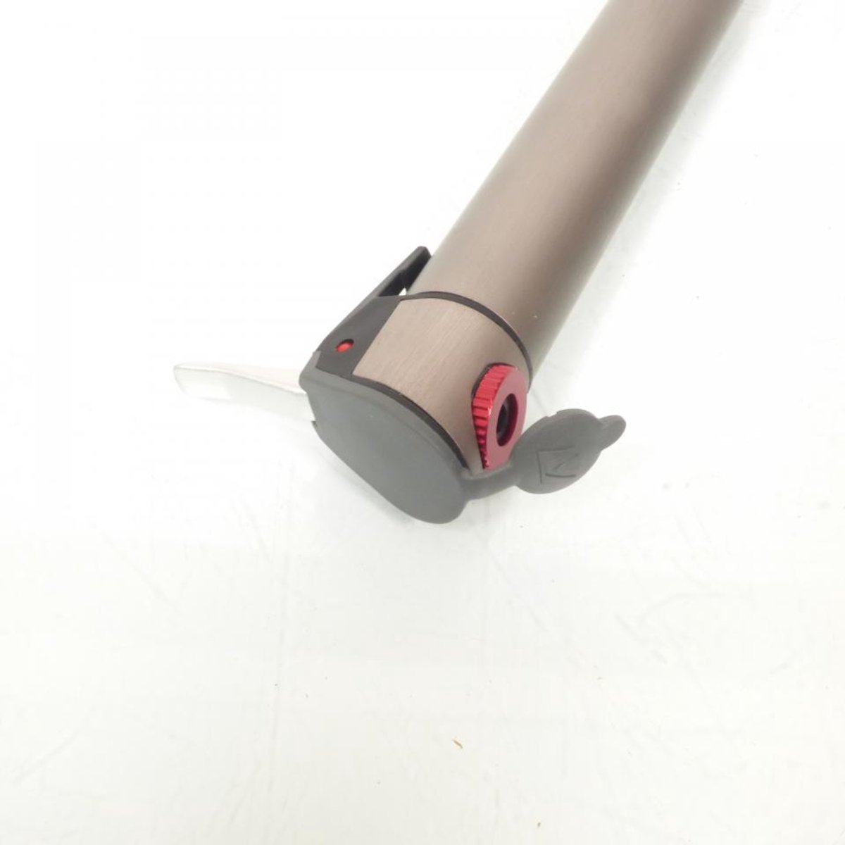 Pompe de gonflage pour pneu et amortiseurl pour velo Neuf