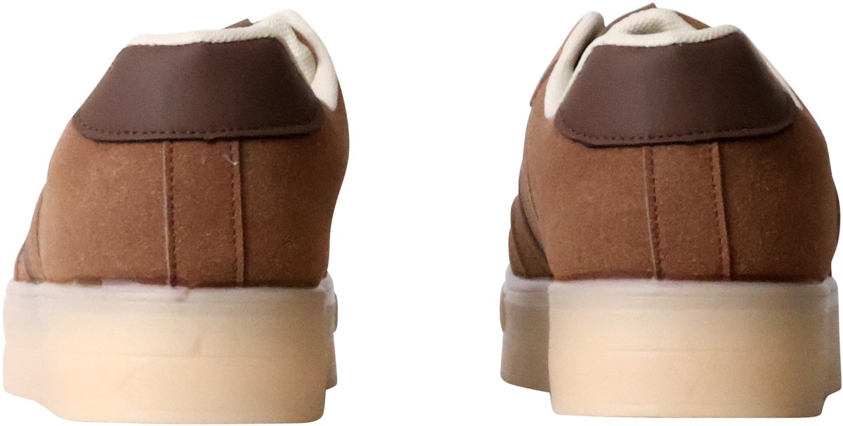 Lage sneakers met veters
