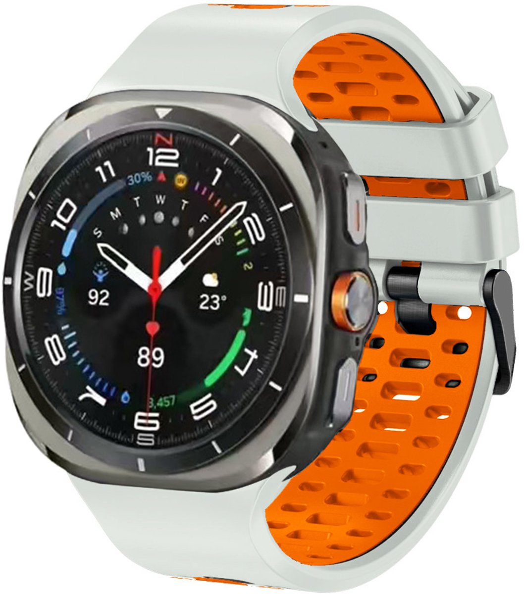 Stravo Tweekleurig Siliconen Sport Bandje – Geschikt voor Samsung Galaxy Watch Ultra 2 47mm (2026) / Ultra 47mm (2024/2025) – Ademend Horlogebandje met Ventilatiegaten en Gespsluiting – Starlight / Oranje