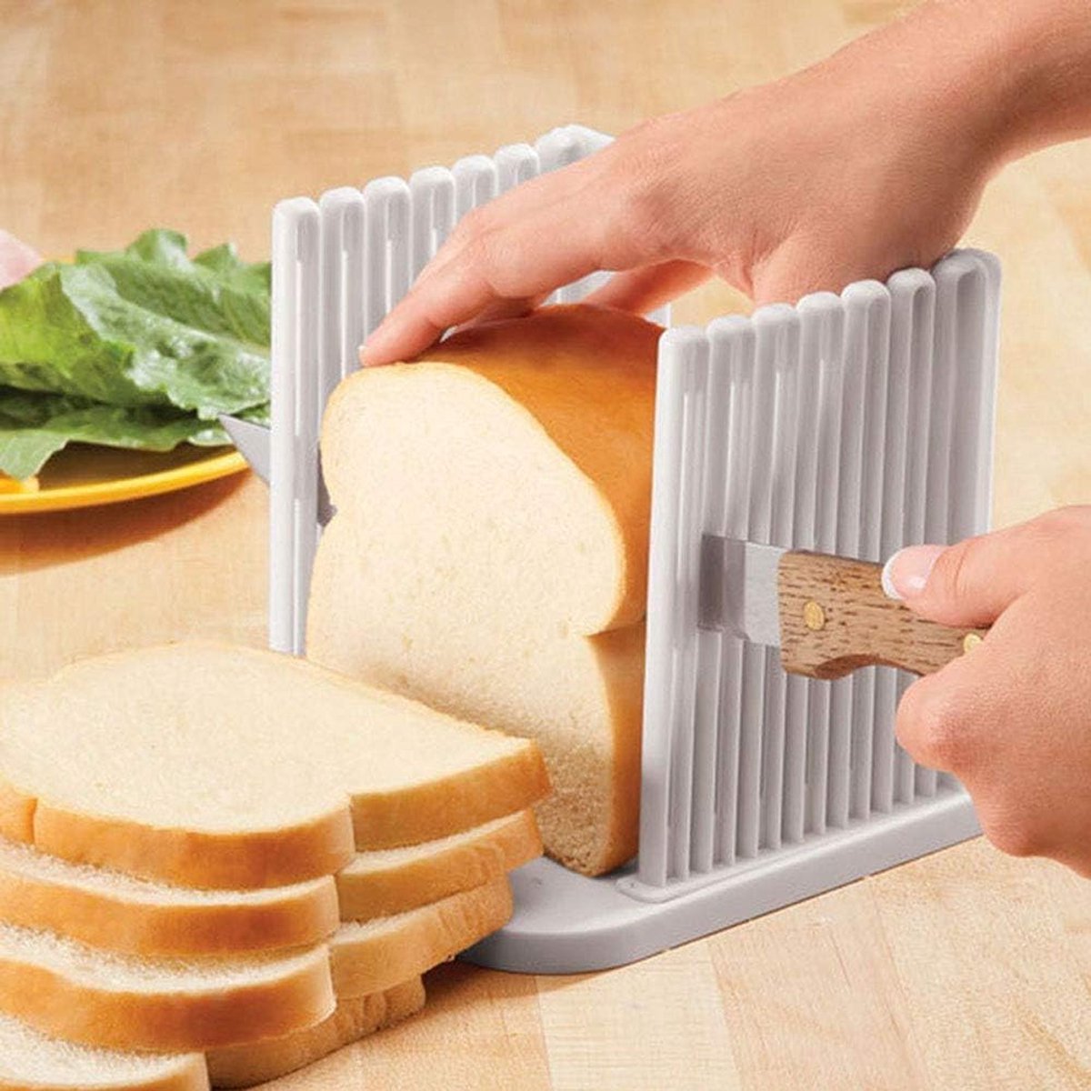 Broodsnijder met snijgids - Opvouwbaar en ruimtebesparend - Veilig snijden van brood - ShopVlot