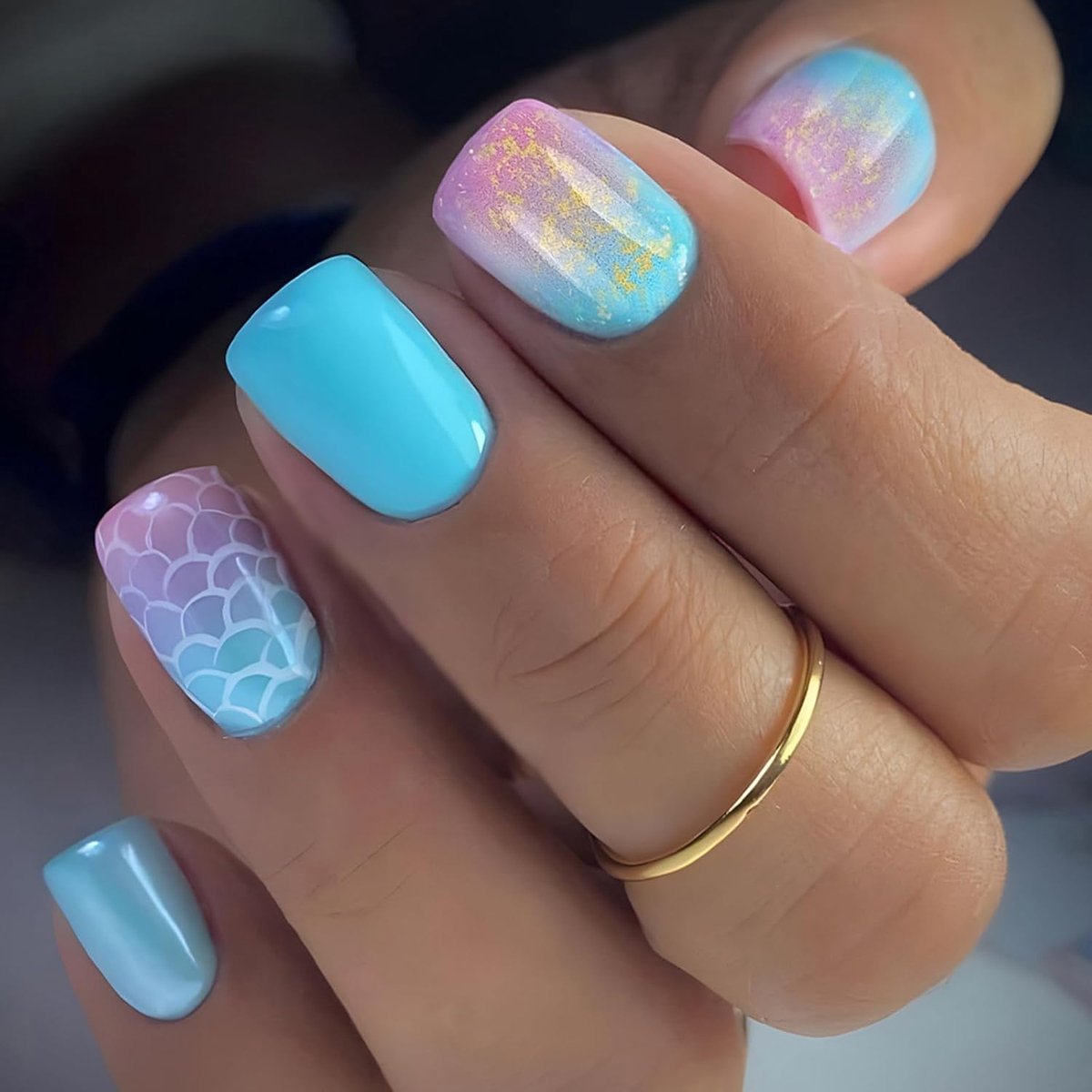 24 stuks kunstnagels, kort vierkant, Franse tip Press-on nagels, blauwe sterrenhemel en schaalontwerp, acryl nepnagels, herbruikbare natuurlijke volledige dekking gel stick on nagel voor