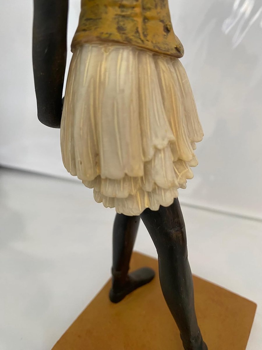 Reproductie van de fabriek De kleine danseres in de leeftijd van 14 jaar Degas – grote maat 20 cm – hoogwaardige kunsthars – kleuren bruin, geel goud en wit, stoflook op de jurk