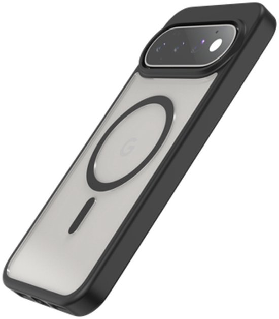 Zwarte hoes met doorschijnende achterkant, MagSafe-ring en camera-uitsparing, schuin van voren gezien.