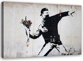 Trend24 - Canvas Schilderij - Straatmilitant Banksy Street Art - Schilderijen - Reproducties - 90x60x2 cm - Zwart