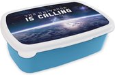 Broodtrommel Blauw - Lunchbox - Brooddoos - Quotes - 'The universe is calling' - Spreuken - Jongens - Kids - Kinderen - Jongetje - 18x12x6 cm - Kinderen - Jongen