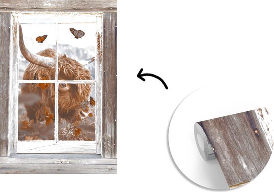 Behang - Fotobehang Schotse hooglander - Doorkijk - Bloemen - Breedte 225 cm x hoogte 350 cm