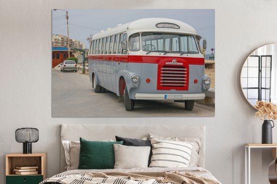 Canvas schilderij 150x100 cm - Wanddecoratie Bus - Antiek - Grijs - Rood - Muurdecoratie woonkamer - Slaapkamer decoratie - Kamer accessoires - Schilderijen