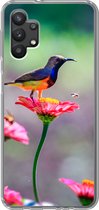 Samsung Galaxy A32 5G hoesje - Close-up van een kolibrie op roze bloemen - Siliconen Telefoonhoesje