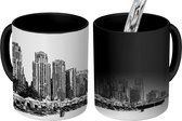 Magische Mok - Foto op Warmte Mok - tekening van de skyline van Dubai - zwart wit - 350 ML