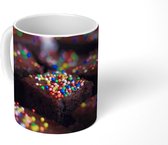 Mok - Brownies met gekleurde topping - 350 ML - Beker