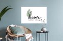 Witte muursticker met zwarte 'home' tekst, 'SWEET HOME' in drukletters en een groen palmblad.