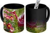 Magische Mok - Foto op Warmte Mok - Bloemen - Gieter - Roze - 350 ML