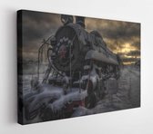 Koude winteravond. de oude locomotief bedekt met sneeuw staat op het station op de plaats van zijn eeuwige parkeerplaats - Modern Art Canvas - Horizontaal - 780161047 - 80*60 Horiz