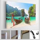 Reisfoto van James Bond-eiland met Thaise traditionele houten longtailboot en prachtig zandstrand in de baai van Phang Nga, Thailand - Modern Art Canvas - Horizontaal - 1891920235