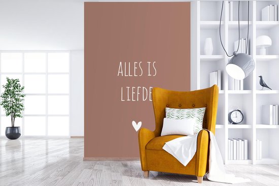 Behang - Fotobehang Quotes - Bløf - Alles is liefde - Spreuken - Breedte 200 cm x hoogte 300 cm