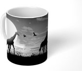 Mok - Afrikaanse giraffen tegen de zon - zwart wit - 350 ML - Beker