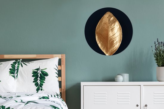 Gros plan d'une feuille d'or sur fond noir - 80x80 cm - peinture ronde - cercle de papier peint - cercle mural - cercle vivant - autocollant & découpe ronde