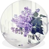 Un bouquet de lilas sur une table Assiette en plastique cercle mural ⌀ 60 cm - impression photo sur cercle mural / cercle vivant (décoration murale)