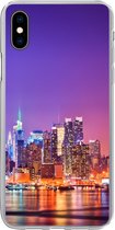 Geschikt voor iPhone Xs hoesje - New York - Skyline - Paars - Siliconen Telefoonhoesje