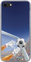 Geschikt voor iPhone 8 hoesje - Een illustratie van een keeper die de voetbal tegenhoudt - Jongetje - Meisjes - Kind - Siliconen Telefoonhoesje