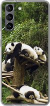 Geschikt voor Samsung Galaxy S21 hoesje - Panda's - Hout - Trap - Siliconen Telefoonhoesje