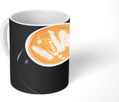 Mok - Een feniks gemaakt met latte art in een cappuccino - 350 ML - Beker