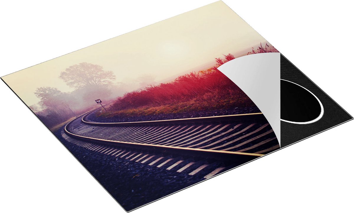 Chefcare Inductie Beschermer Spoorweg Rails tijdens de Herfst met Mist - 59x51 cm - Afdekplaat Inductie - Kookplaat Beschermer - Inductie Mat